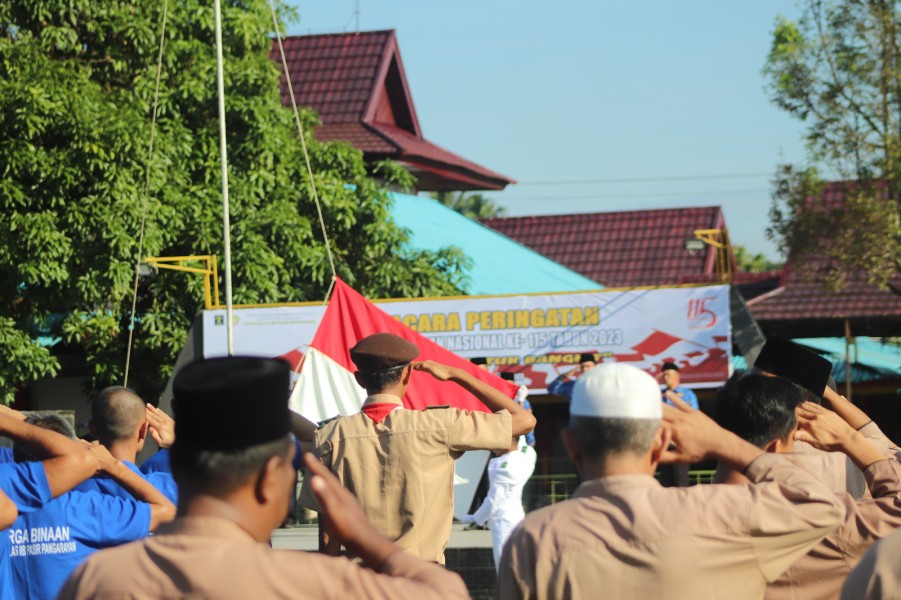 PERINGATI HARKITNAS KE-115, LAPAS PASIR PENGARAIAN AJAK WBP IKUTI UPACARA