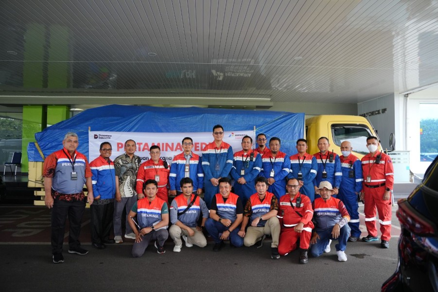 Program Pertamina Peduli, Kilang Pertamina Dumai Salurkan Bantuan untuk Korban Banjir Sumatera