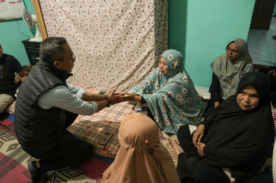 Berikan Dukungan Moril, Tim Manajemen Kilang Dumai Dampingi Keluarga Almarhum