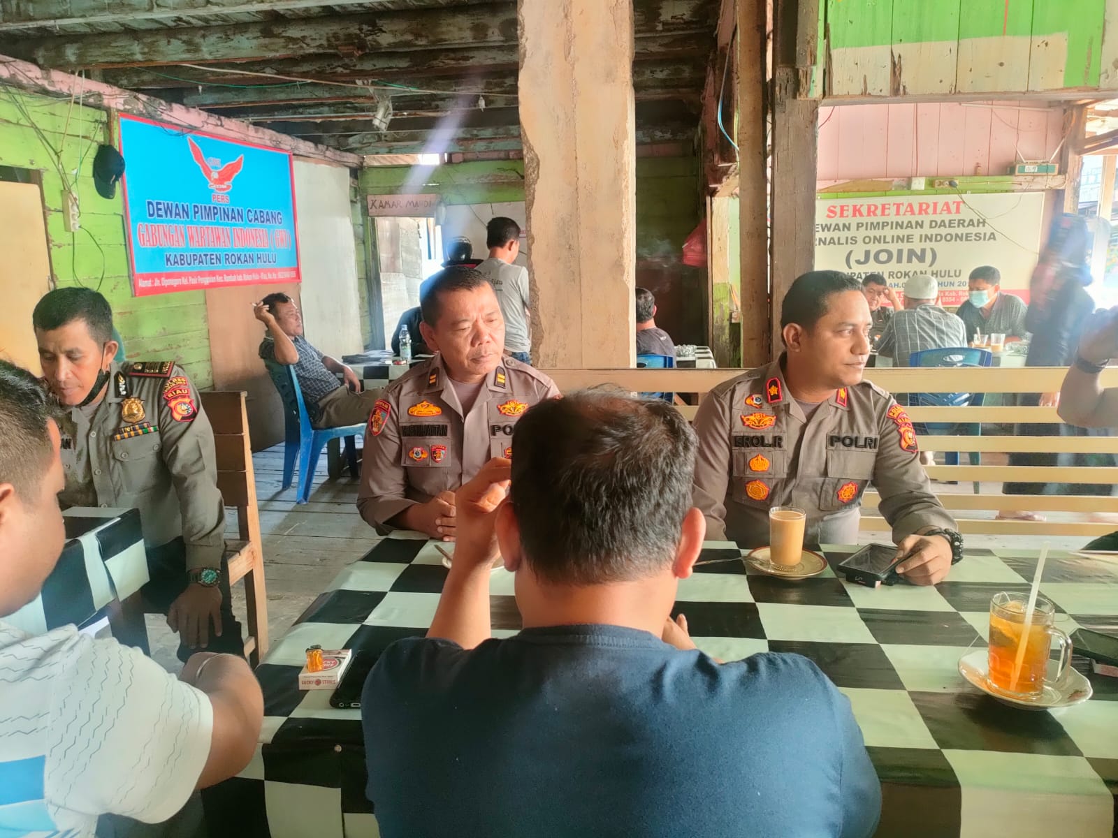 Jalin Sinergitas Untuk Jaga Harkamtibmas Waka Polres Ngopi Bareng Wartawan 
