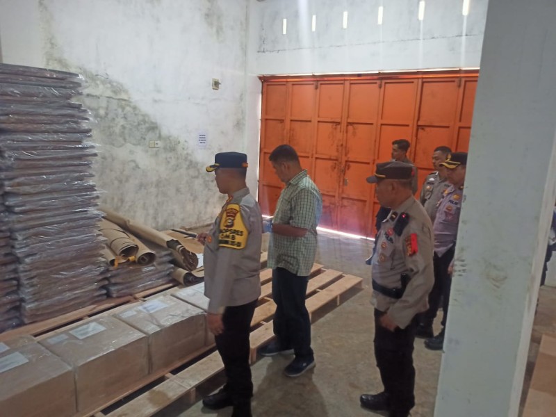 OBM-LK 2023-2024, Kapolres AKBP Budi setiyono SK.MJ Giat Pengecekan Dan Supervisi Di Gudang Logistik KPUD RoHul