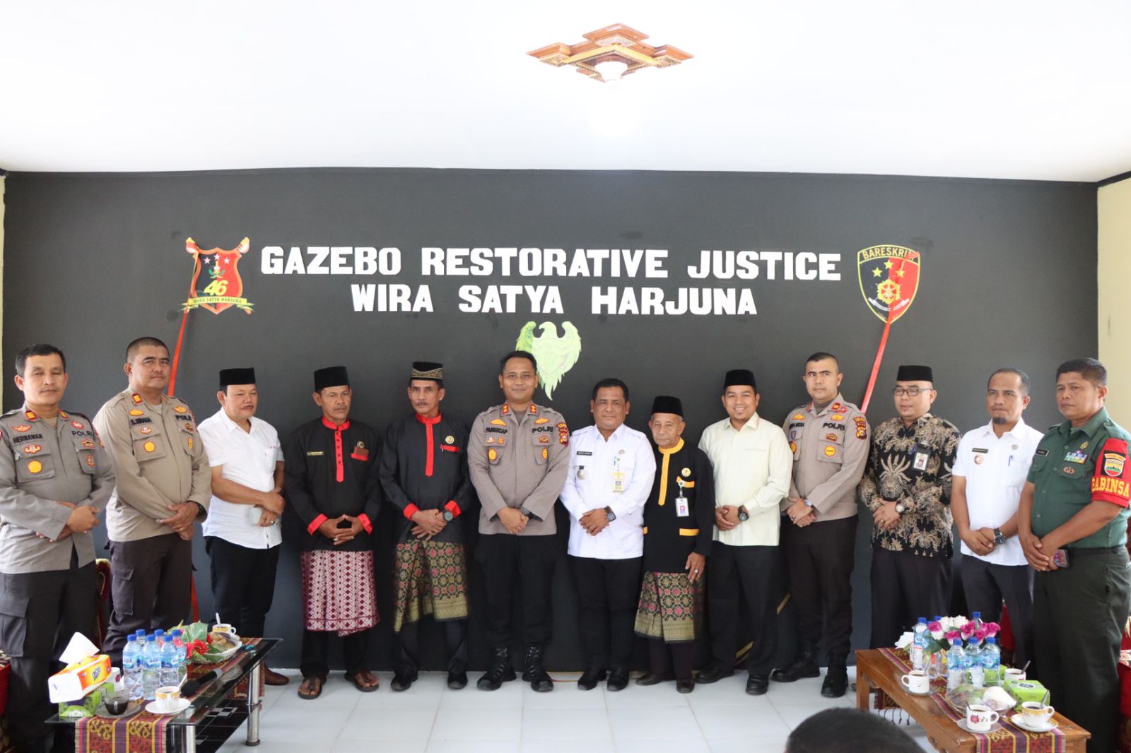 Kapolres Rohul Resmikan Gazebo Restorative Justice Wira Satya Harjuna Di Mako Polsek Kepenuhan