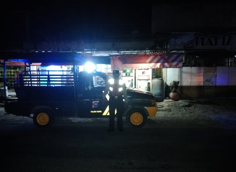 Cegah Gangguan Kamtibmas, Personil Polsek  Kabun Laksanakan Patroli Blue Light 