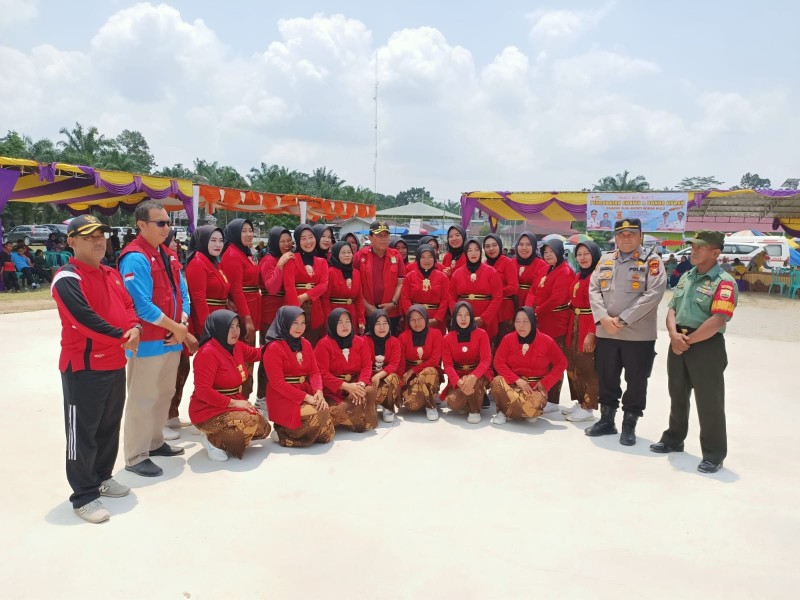 Bupati H Sukiman Bersama Ketua PMI Rohul Gelar Donor Darah Dan Pemeriksaan Kesehatan Gratis Di Desa Koto Baru