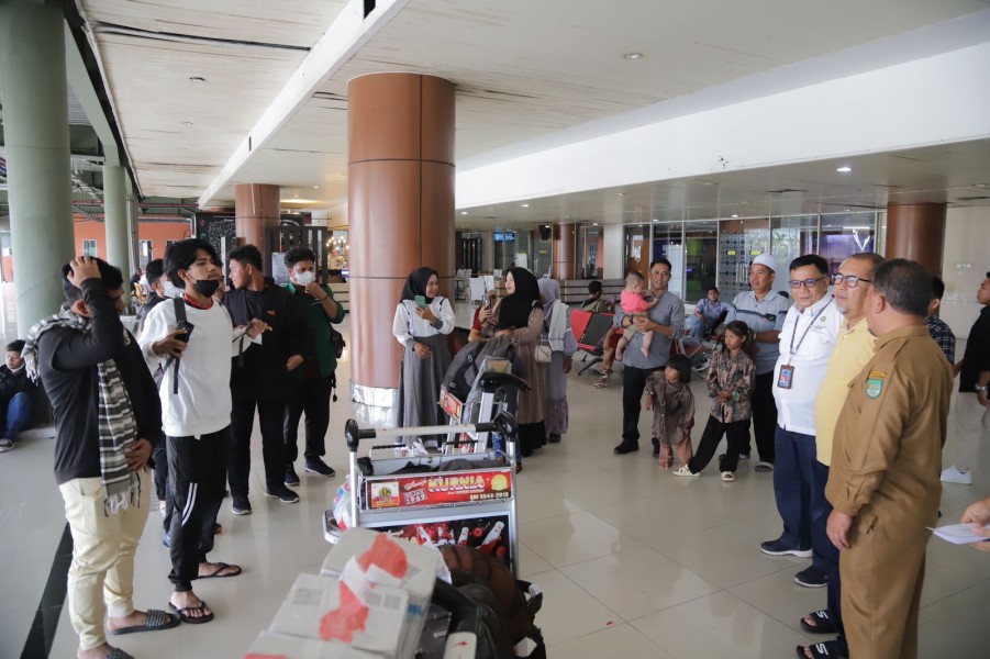 Pemda dan Baznas Sambut Kepulangan 18 Mahasiswa Rohul Dari Sudan