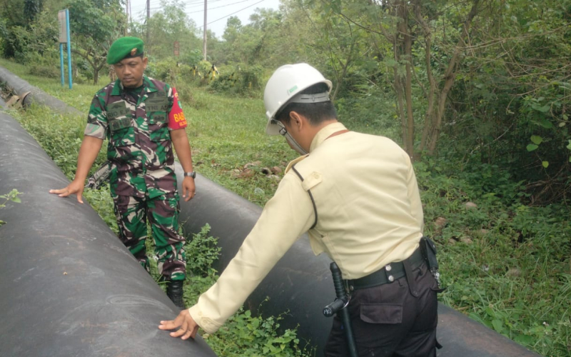 Koramil 01 Dumai dan SKK Migas Gelar Patroli, Pastikan Jalur Pipa Pertamina Aman