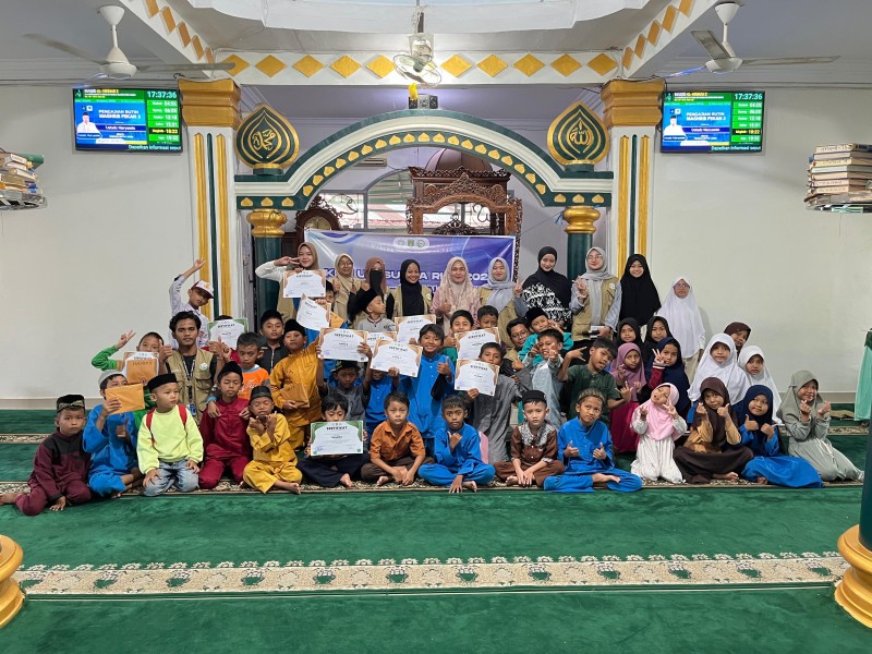Suasana Haru Selimuti Kepergian Mahasiswa KKN UIN Suska Riau