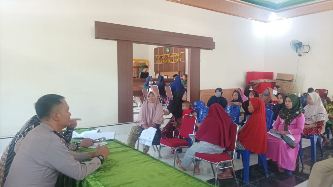 Polres Rohul Jumat Curhat Dengan Perangkat Dan Warga Desa Mahato Sakti