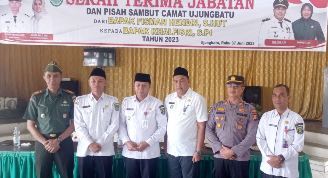 Kapolsek Ujung Batu AKP Sohermansyah Bersama Wabup H Indra Gunawan Hadiri Giat Sertijab Dan Pisah Sambut Camat Ujung Batu