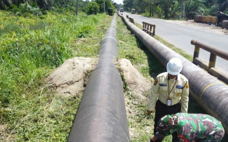 Serda Iwan Sahputra: Sinergi TNI dan Pertamina Jaga Keamanan Pipa Minyak di Sungai Sembilan