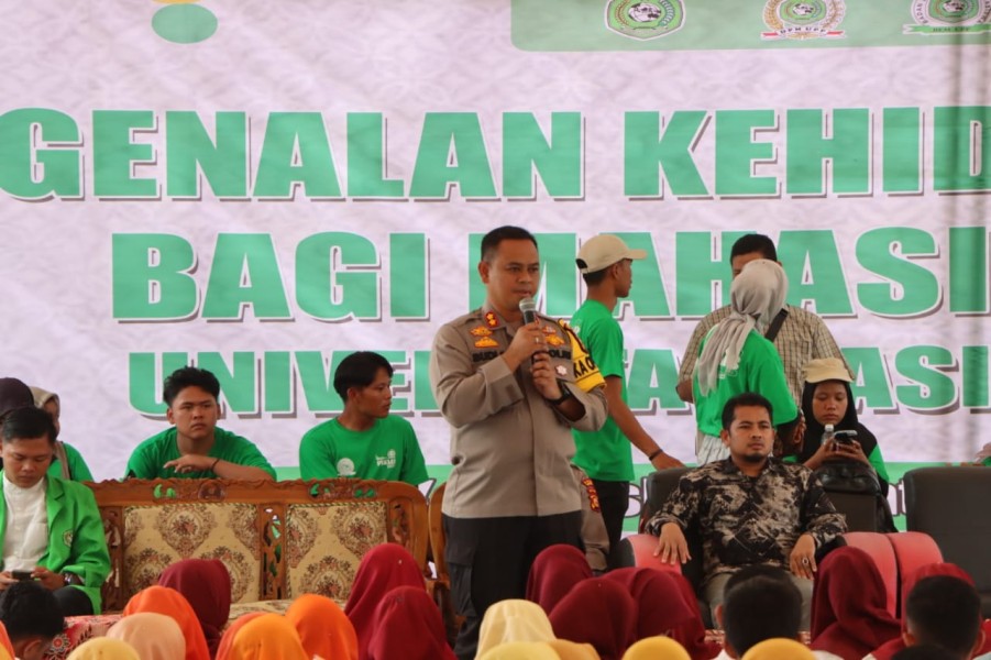 Kapolres AKBP Budi Setiyono SIK MH Orasi Ilmiah Pada Mahasiswa Baru UPP Rohul