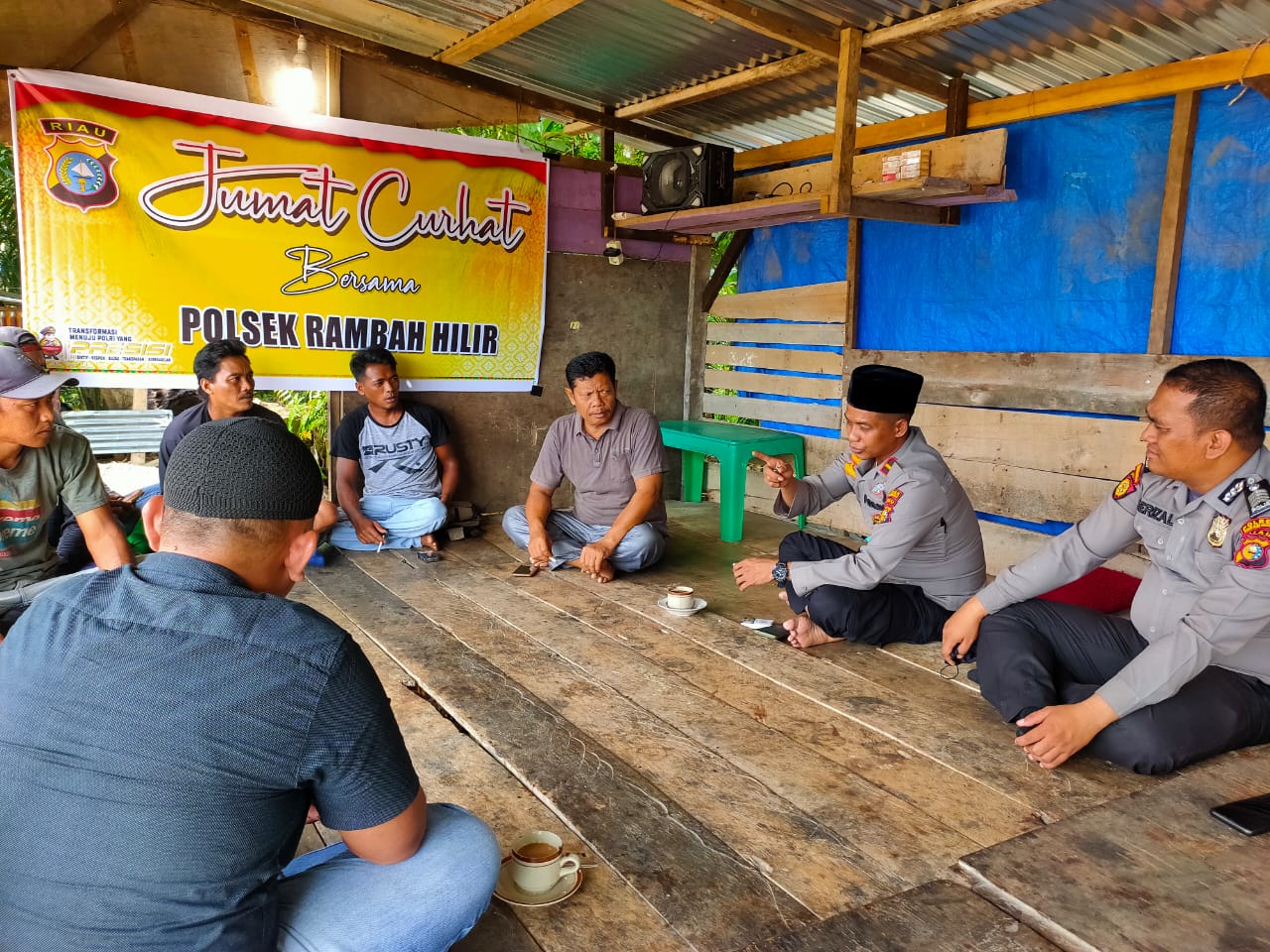 Pada Giat Jumat Curhat, Polsek Rambahhilir Diapresiasi Tokoh Masyarakat, Sebab Desa Rambah Muda Aman Dan Kondusif