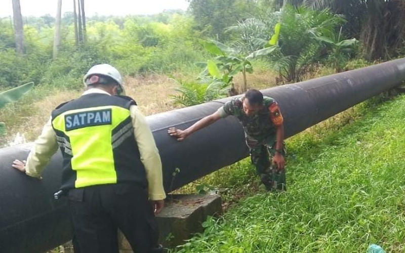 Koramil 01 Dumai dan SKK Migas Laksanakan Patroli Pengamanan Jalur Pipa Minyak Pertamina