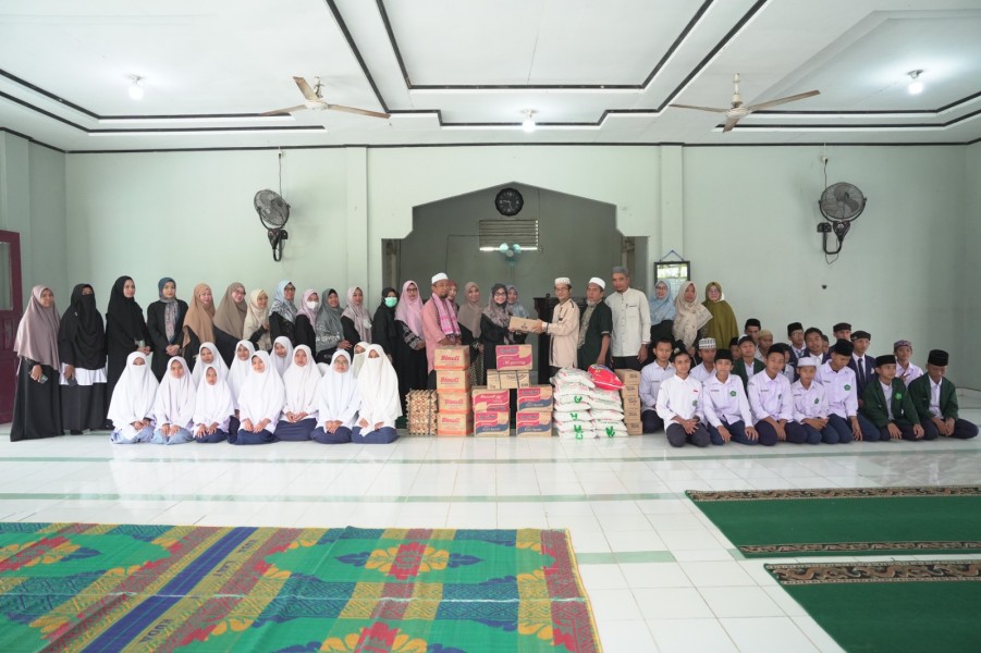 Tebar Keberkahan Ramadan, Kilang Pertamina Dumai Salurkan Sembako di Pondok Pesantren dan Panti Asuhan