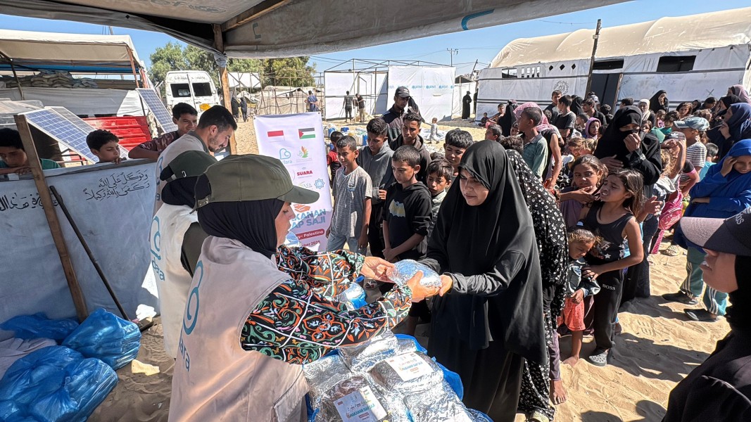 Jalin Kolaborasi, Kilang Pertamina Dumai Salurkan Paket Makanan Lintas Negara