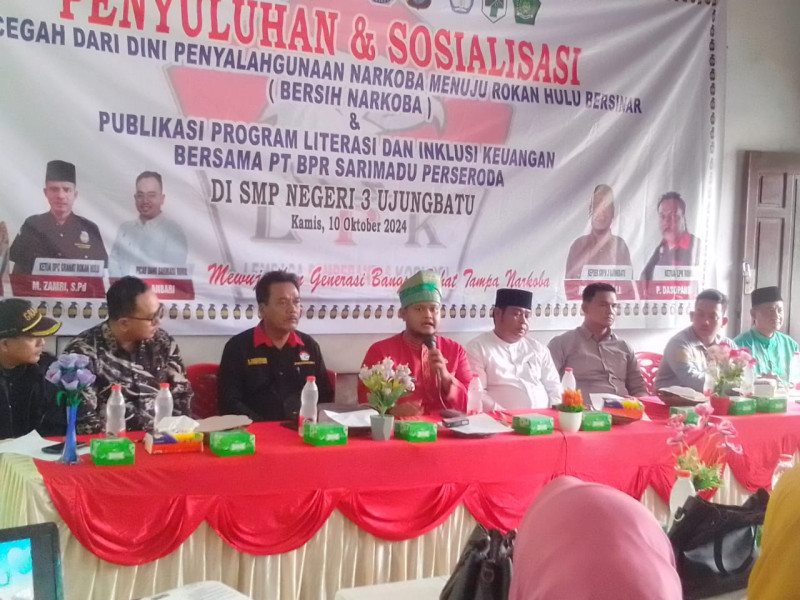 Camat Ujung Batu H Rio Pratama Dukung Penyuluhan   Narkoba Sejak Dini Bersama LPK dan Sosialisasi di SMPN 3