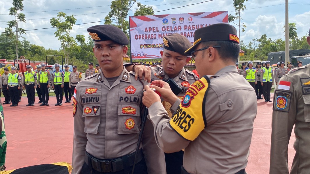 Kapolres Bintan Pimpin Apel Gelar Pasukan Operasi Mantab Brata Seligi 2023/2024 Polres Bintan