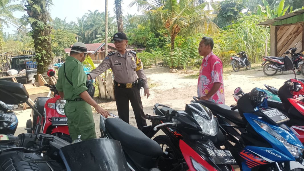 Giat Ops Bina Kusuma LK23 Di Bulan Ramadhan, Bhabinkamtibmas Polsek Tambusai Utara Patroli  Pasar Tradisional Desa Rantau Sakti
