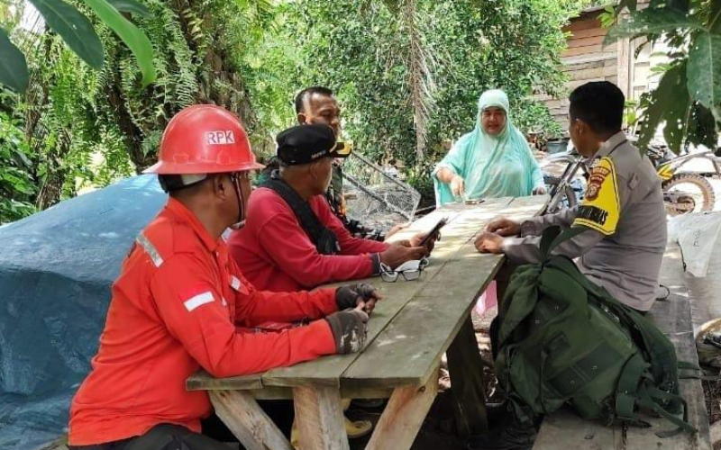 Babinsa, Bhabinkamtibmas, dan PT SGP Tingkatkan Kebersamaan Lewat Komsos