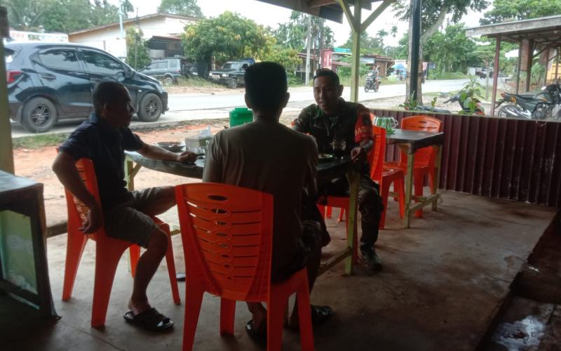 Patroli Rutin Babinsa Mundam Tekan Potensi Karhutla di Medang Kampai