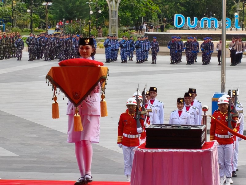 Pelindo Dumai Berpartisipasi dalam Upacara Bendera HUT ke-80 RI di Taman Bukit Gelanggang