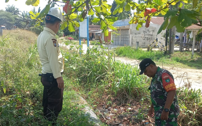 Babinsa Sertu Roni Sandra Sosialisasikan Pengamanan Jalur Pipa PT Pertamina Hulu Rokan