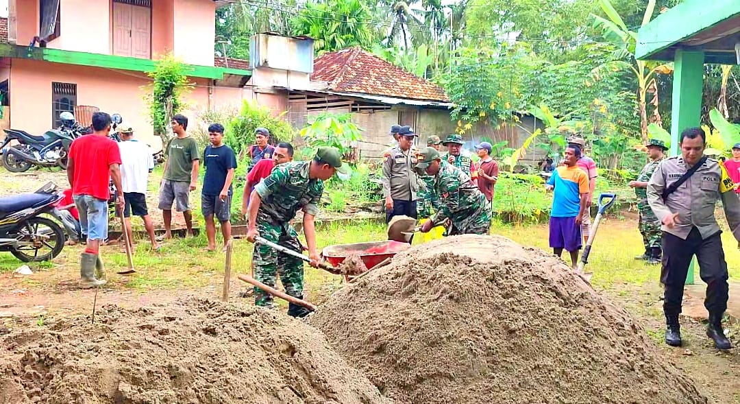 Jelang Hut Korem 031/WB, TNI Polri bersama Warga Goro Pembersihan Musholla