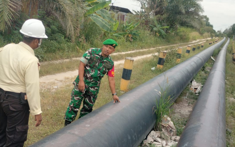 Koramil 01 Dumai dan Pertamina Hulu Rokan Patroli Jalur Pipa Minyak, Ajak Warga Jaga Objek Vital