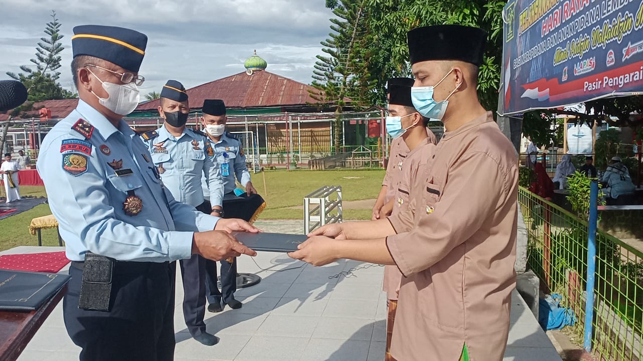 IDUL FITRI 1443 H, JADI BERKAH BAGI 443 WBP PENERIMA REMISI
