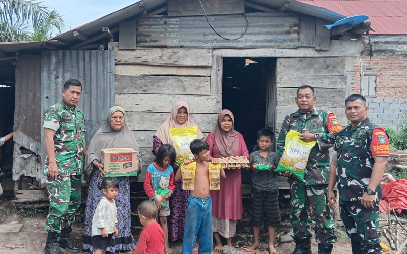 Kodim Dumai Salurkan Bantuan Sembako untuk Warga Kurang Mampu di Guntung