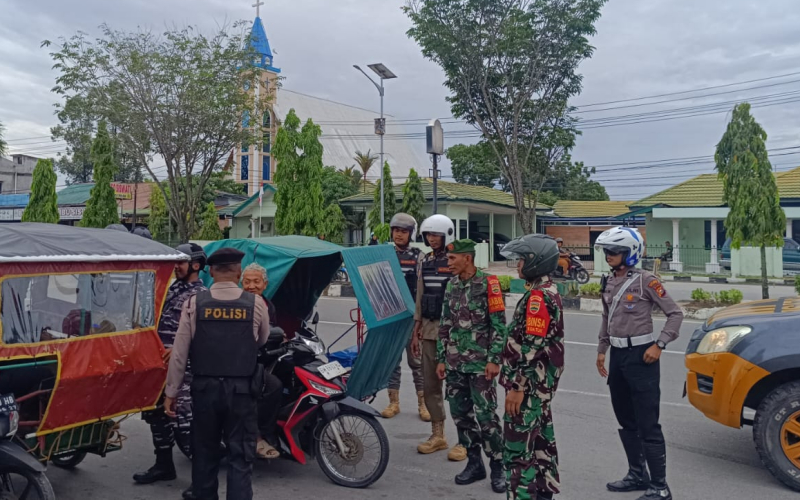 Babinsa Koramil 01 Bersama Aparat Gabungan Gelar Patroli Skala Besar Jaga Harkamtibmas