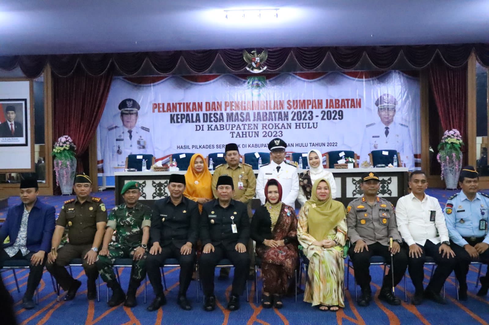 Dihadiri Kapolres Rohul, Bupati H Sukiman Lantik 58 Kades Hasil Pilkades Serentak 2022