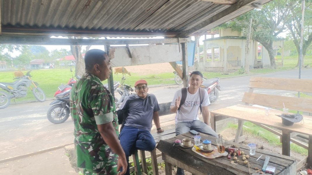 Komsos Babinsa Koramil 06/Merbau di Kampung Pancasila, Dorong Persatuan dan Keamanan Lingkungan