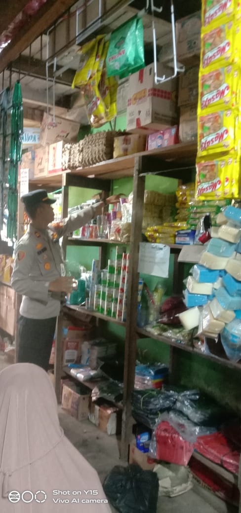 Dipimpin Iptu Ulik Iwanto, Upika Tandun Gelar Razia Serta Pengawasan Makanan Kadaluarsa