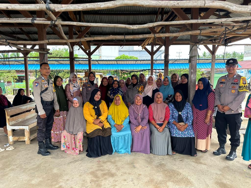 Lewat Jumat Curhat,.Polwan Polres Rohul Tampung Keluh Kesah Masyarakat Rambah Tengah Hilir 