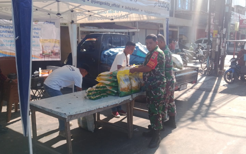 Dandim 0320 Dumai Tinjau Pendistribusian Beras BULOG, Babinsa Kawal Ketahanan Pangan