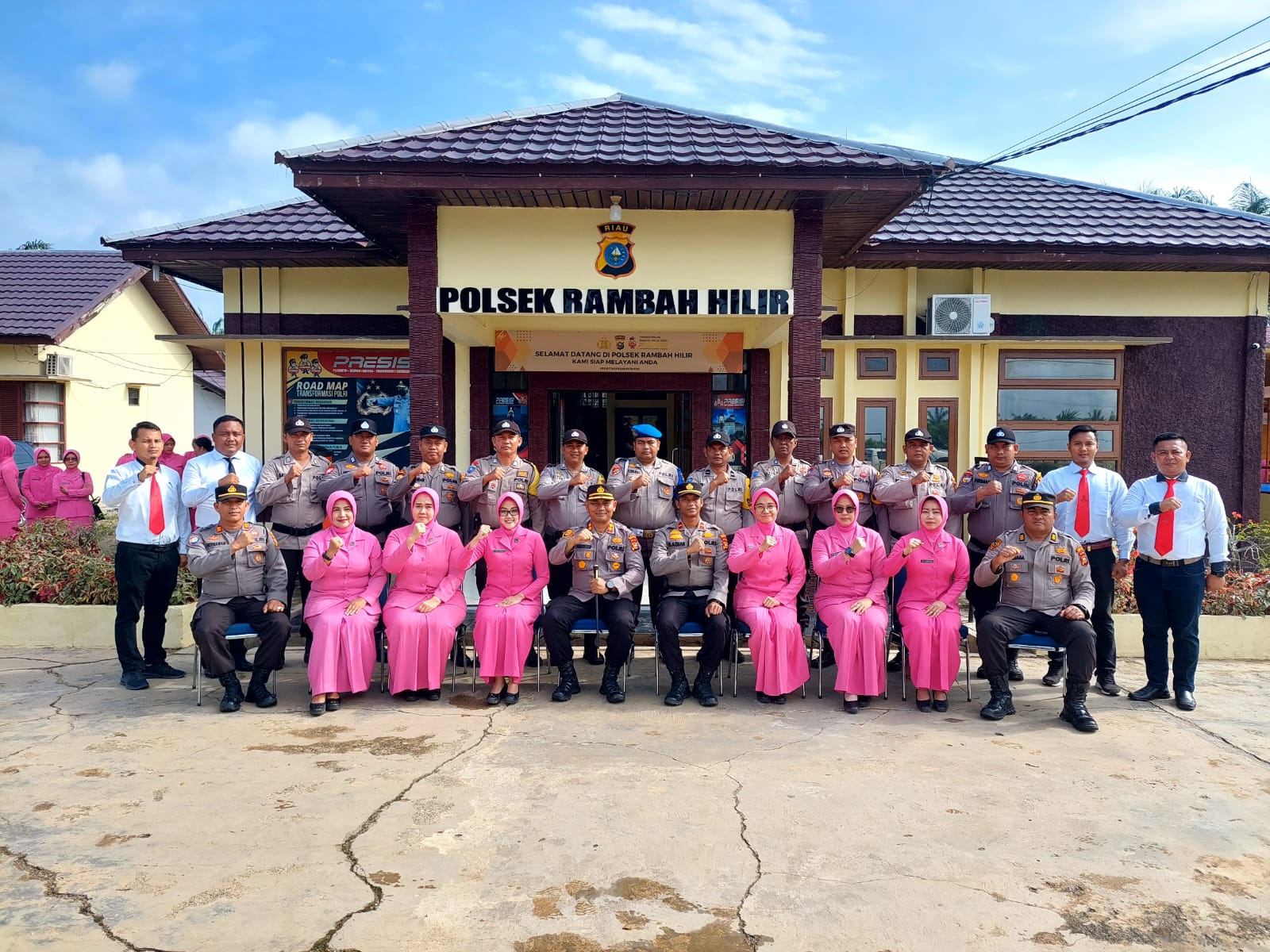 Kapolres Bersama Ketua Bhayangkari Cabang Rohul Kunker Ke Mako Polsek Rambahhilir