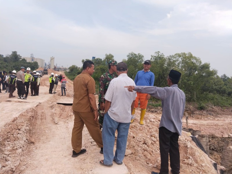 Babinsa Sertu Muh Ali Mustofa Gelar Komsos di Kelurahan Bangsal Aceh