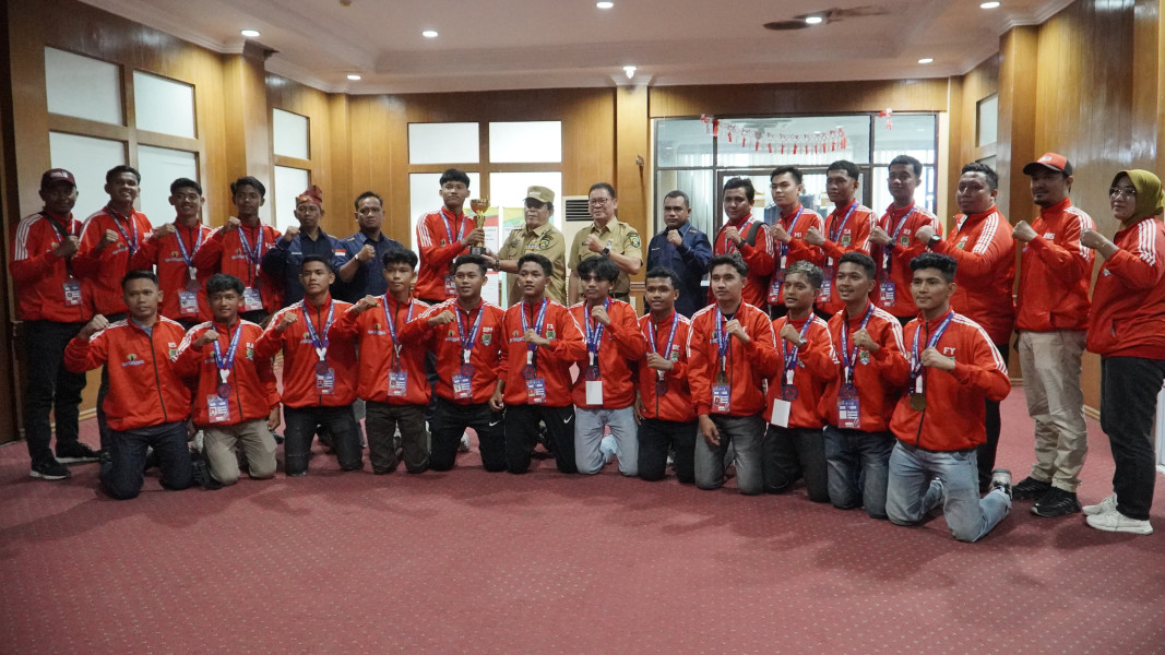 Club Sepak Bola Rohul Tingkat Nasional Dapat Penghargaan Dari Bupati Sukiman