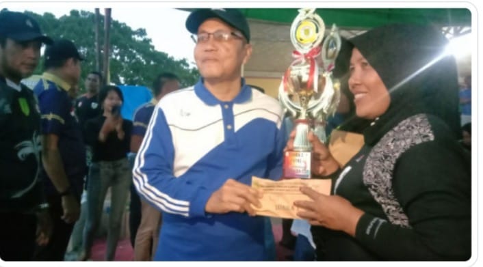 Asisten III Setdakab Inhil H.Fajar Husein Tutup Turnamen Voli Pemuda CUP Kecamatan Gaung Anak Serka Tahun 2023