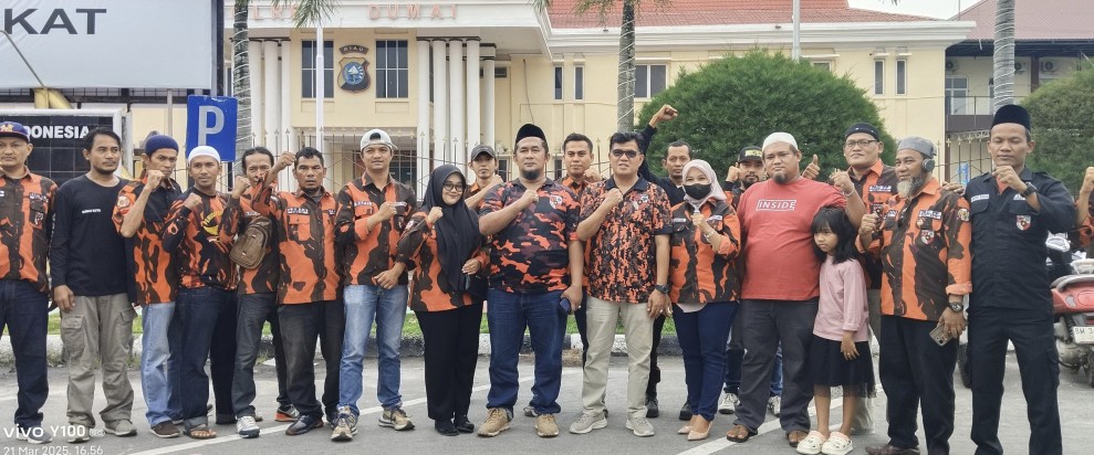 Pengurus PAC Pemuda Pancasila Dumai Kota Bagikan Takjil ke Masyarakat, Mori : Berbagi Kebahagiaan di Bulan Penuh Rahmat