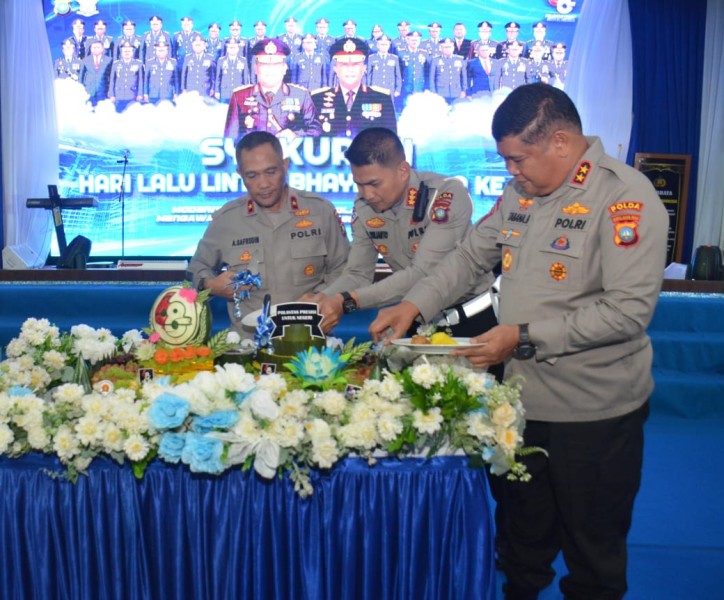 Mengawal Pemilu Damai : Syukuran HUT Lalulintas Bhayangkara Ke-36 Di Polda Kepri