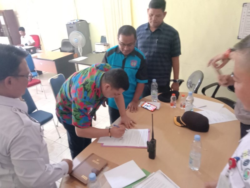 Pemkab Dan Polres Rohul Mediasi Persoalan Dualisme Pengurus F SPTI-K SPSI Versi Sahril Topan Dan Versi Hermanda