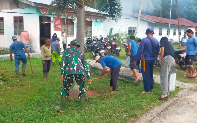 Kodim 0320 Dumai Laksanakan Aksi Bersih Lingkungan Zero Waste di Bangsal Aceh