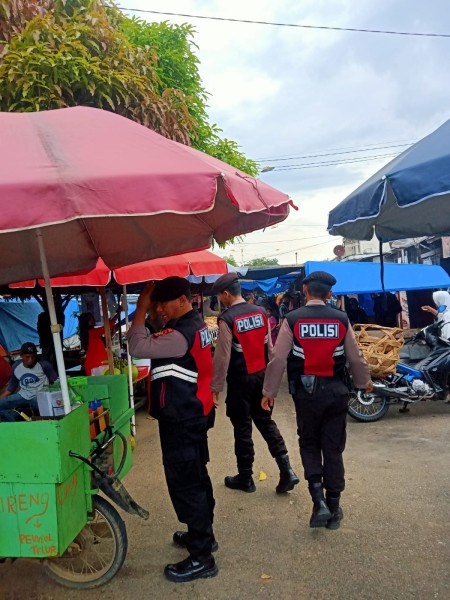 Pastikan Aman Dan Kondusif, Personil Sat Samapta Polres Rohul Gelar Patroli Dan Pengamanan Pasar Ramadhan
