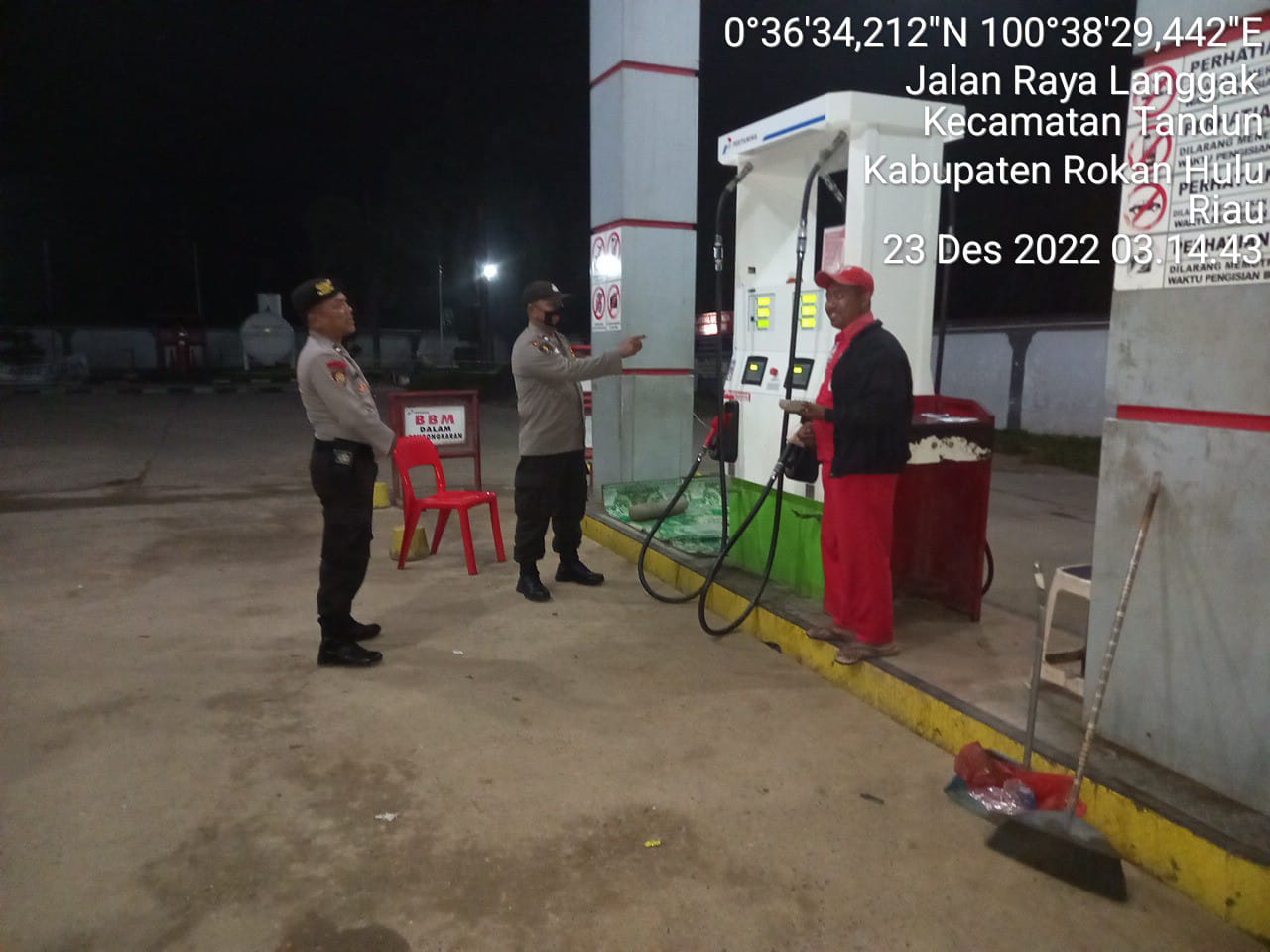 Antisipasi Kelangkaan BBM, Polsek Tandun Tingkatkan Patroli Obyek Vital di SPBU