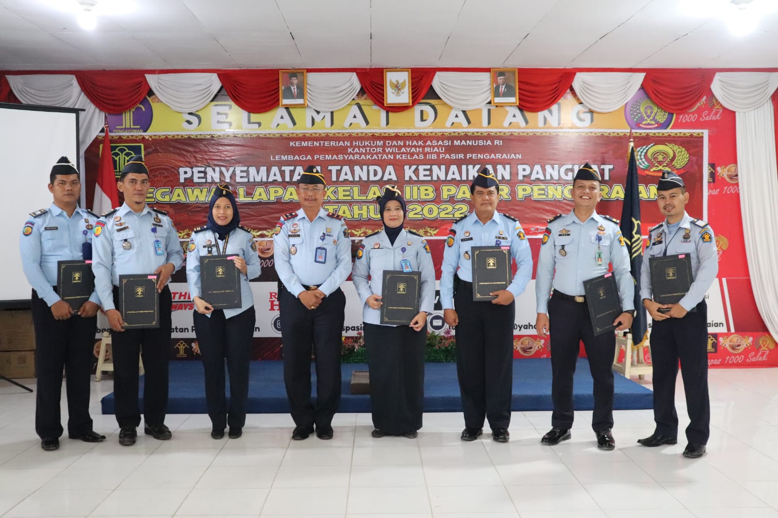 Kalapas Kukuhkan Kenaikan Pangkat 7 Orang Personil Lapas Pasir Pengaraian