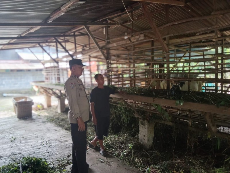 Kapolsek Dumai Barat Melalui Bhabinkamtibmas Dorong Ketahanan Pangan di Wilayah Binaan