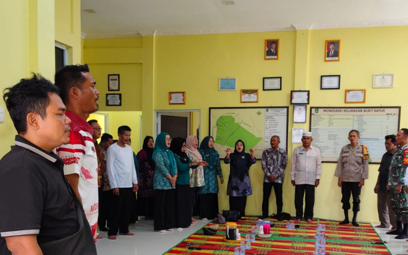Babinsa Hadiri Pemilihan Ketua LPMK Bukit Kapur, Dukung Demokrasi Kelurahan