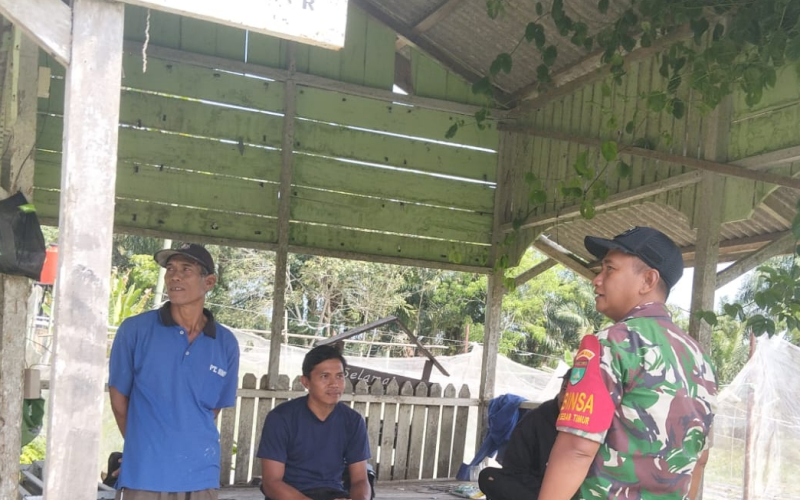 Koramil 02 Bukit Kapur Bersama Security PHR Patroli Amankan Jalur Pipa Minyak di Dumai